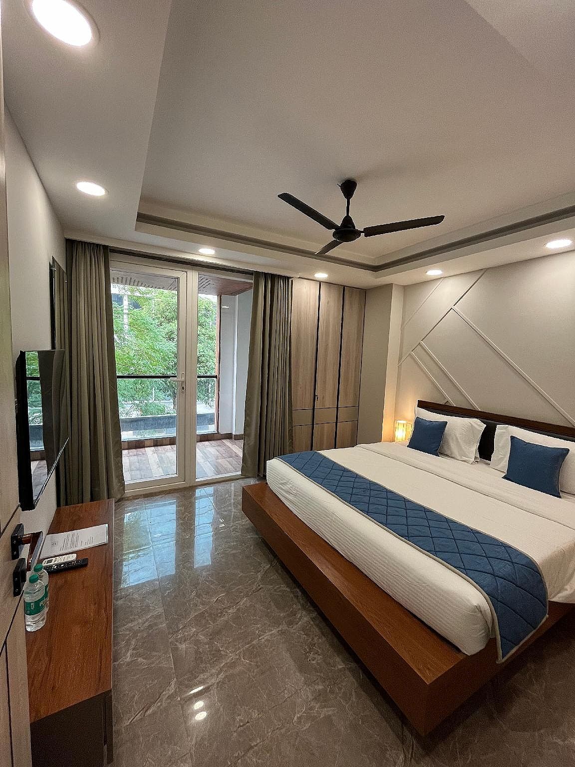 Axon Mayfield Garden Near Artemis Hospital sector 51 Deluxe Studio 2