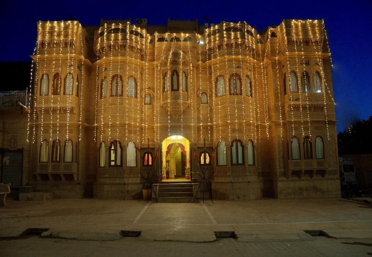 Hotel Lal Garh Fort And Palace 