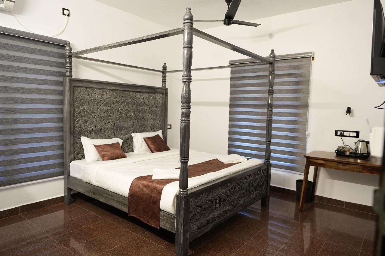 Deluxe Suite Double Pool View