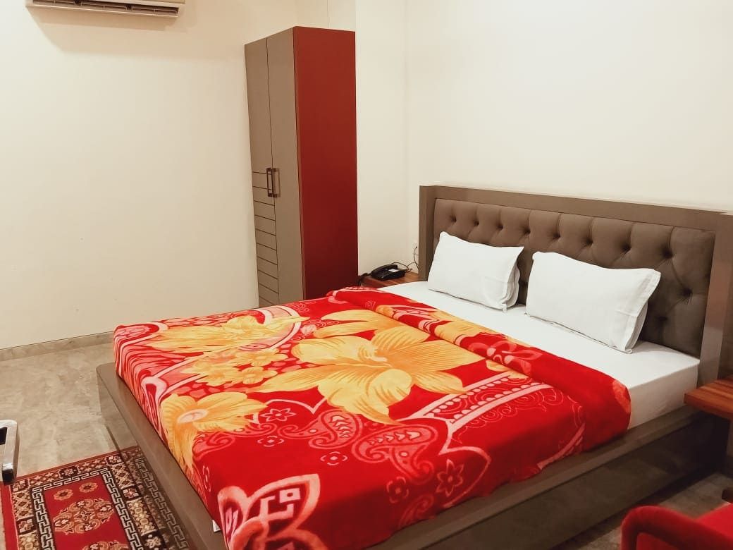 super deluxe air conditioining room