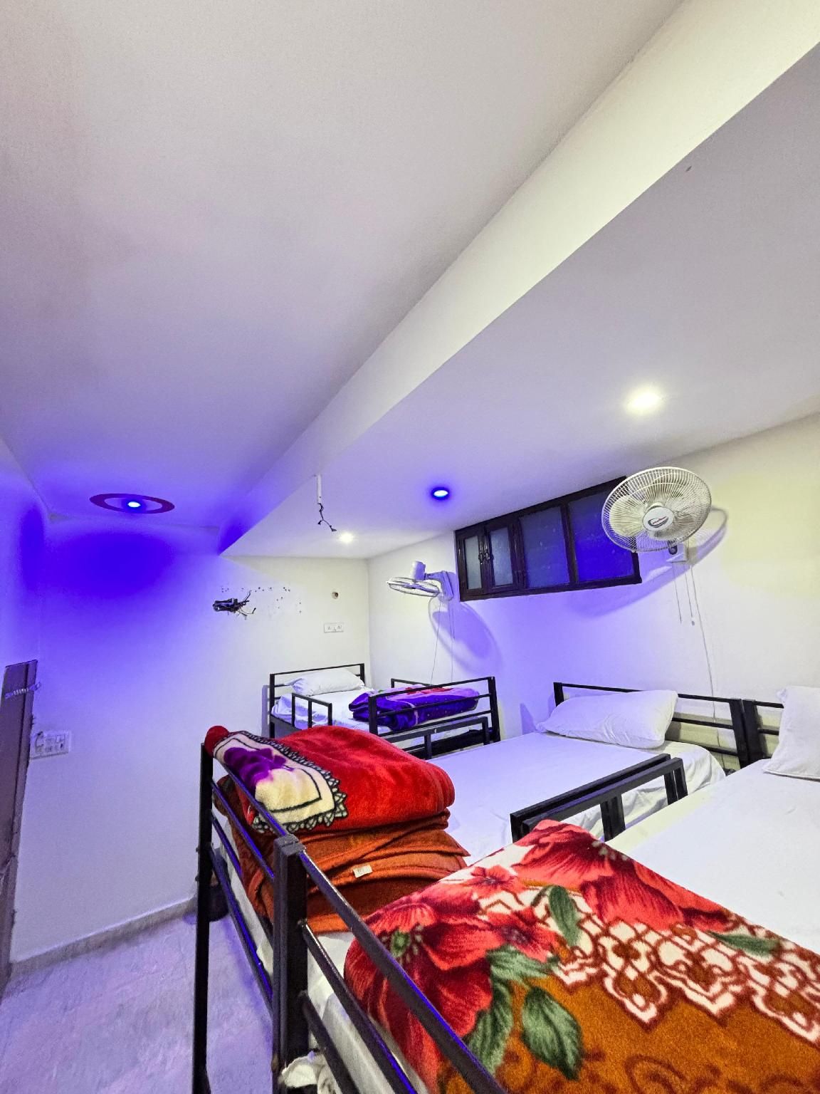 Dormitory Room - 6 People