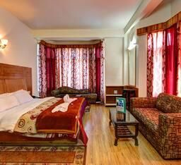 Capital O 84194 Hotel Royal Super Deluxe Room 2