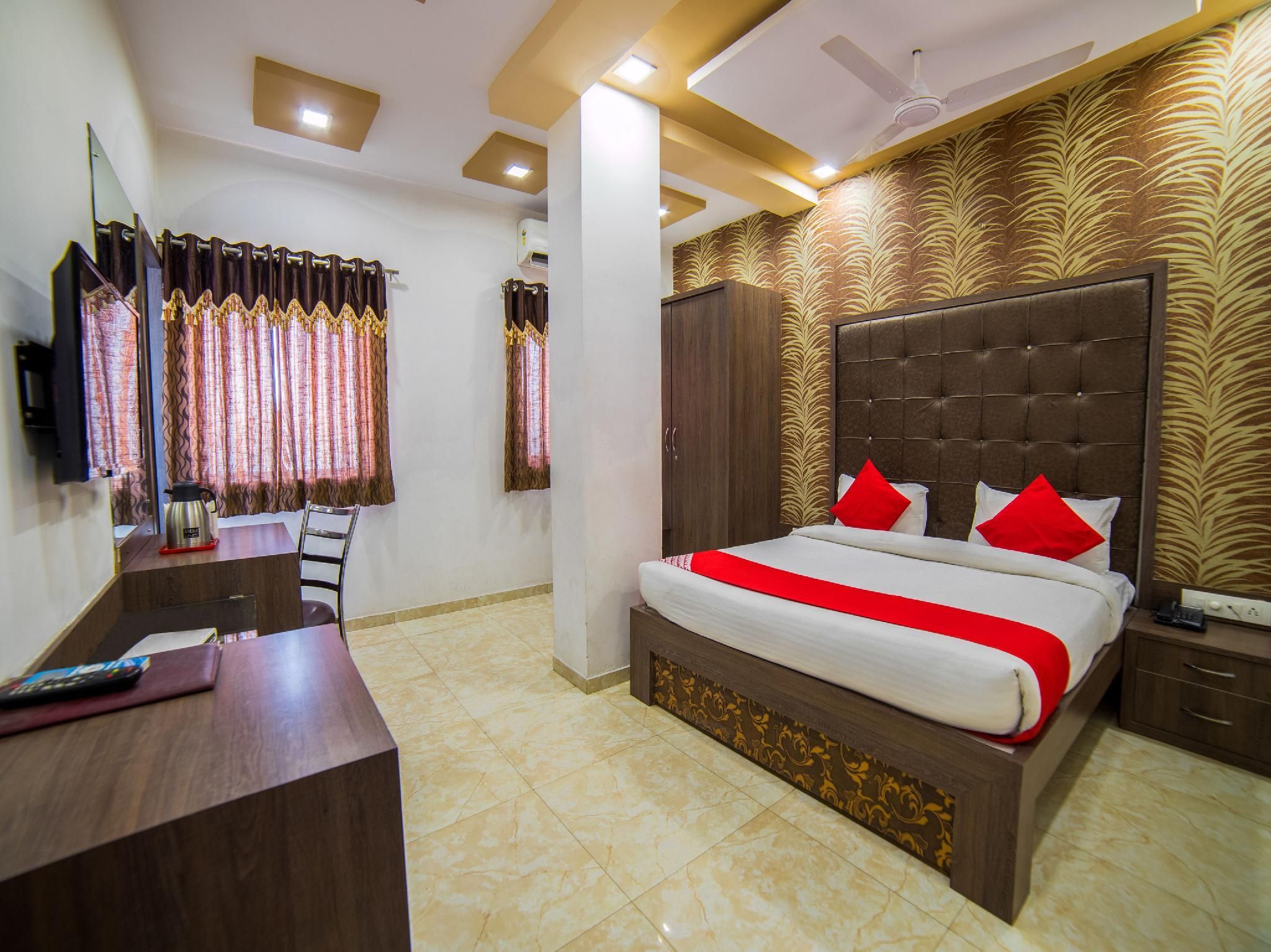 OYO 4278 AR Excellency Room Assigned on Arrival