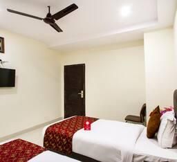 Super OYO Collection O Hotel Lotus Grand Near Secunderabad Railway Station Deluxe Double or Twin