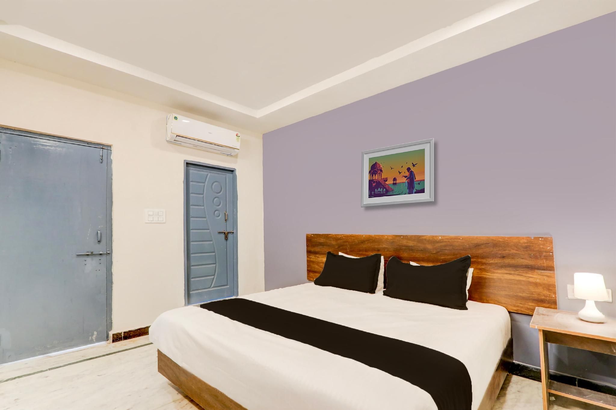 OYO Hotel R. Square Classic