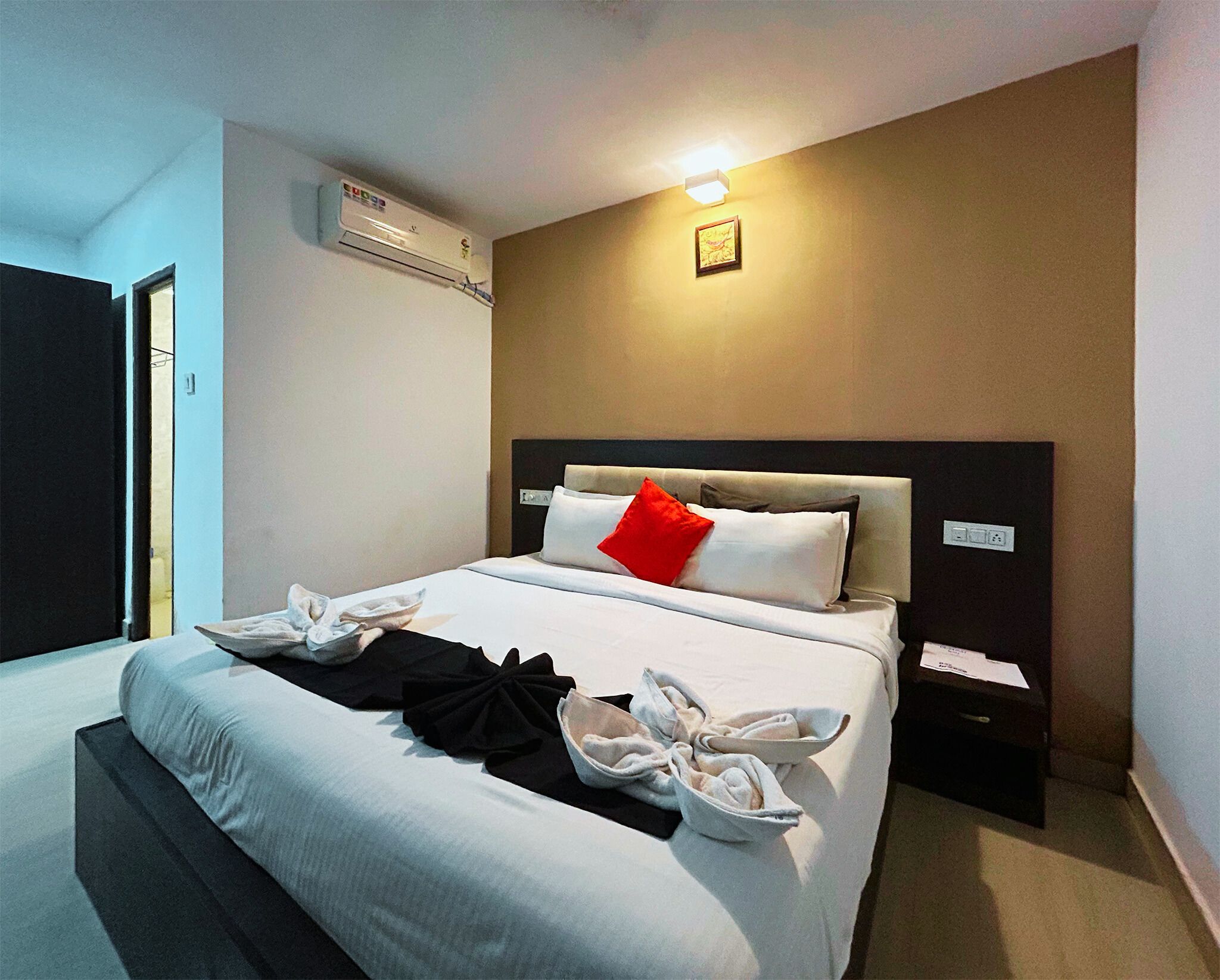 Cottage Room with Balcony