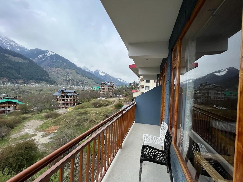 Deluxe Room with Balcony