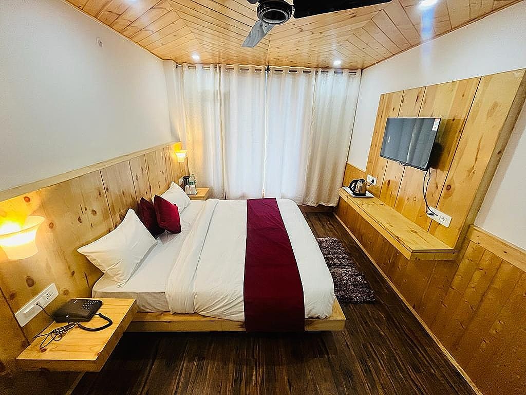 Deluxe Room with Balcony