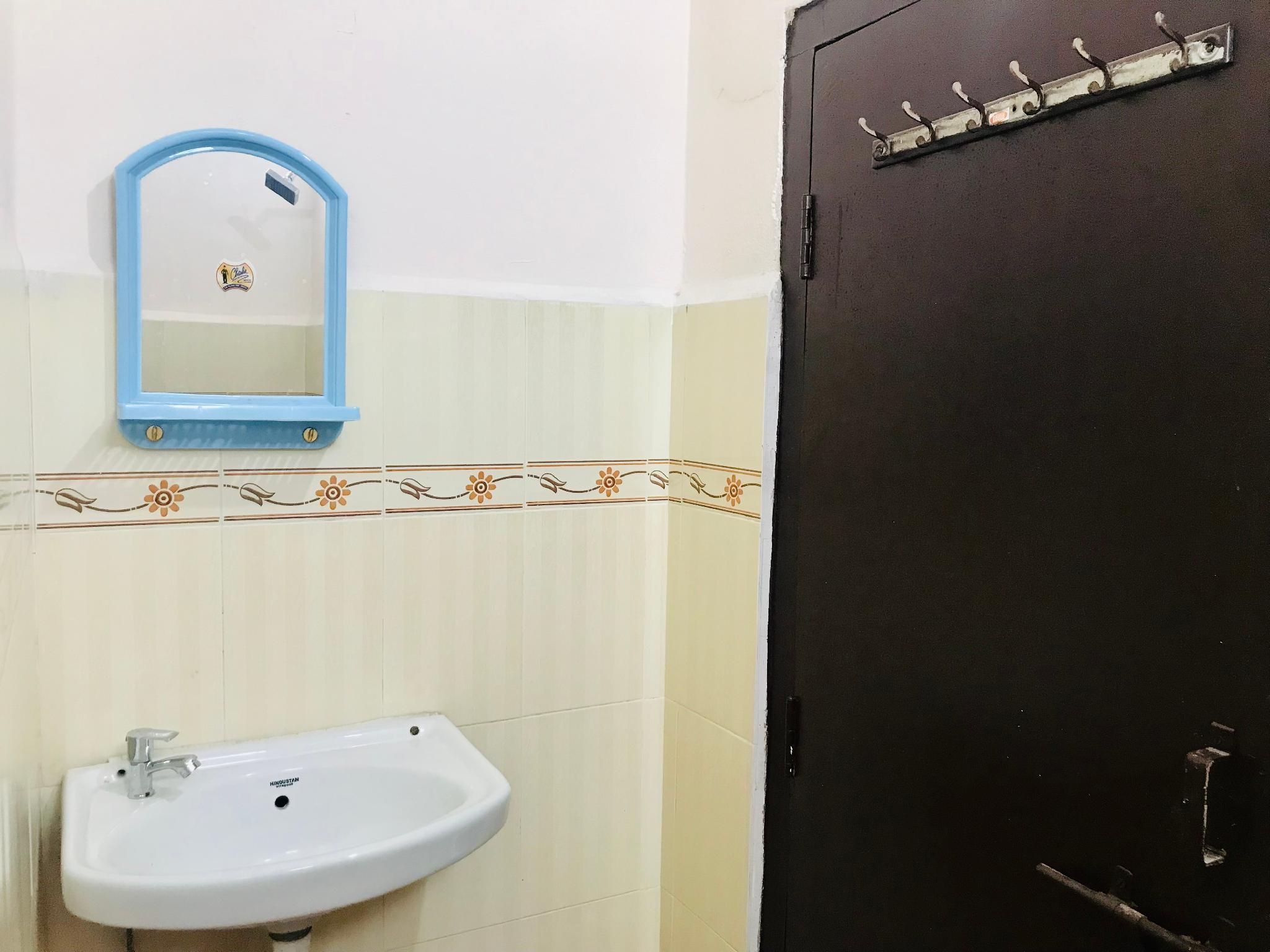 Single Room with Private Bathroom