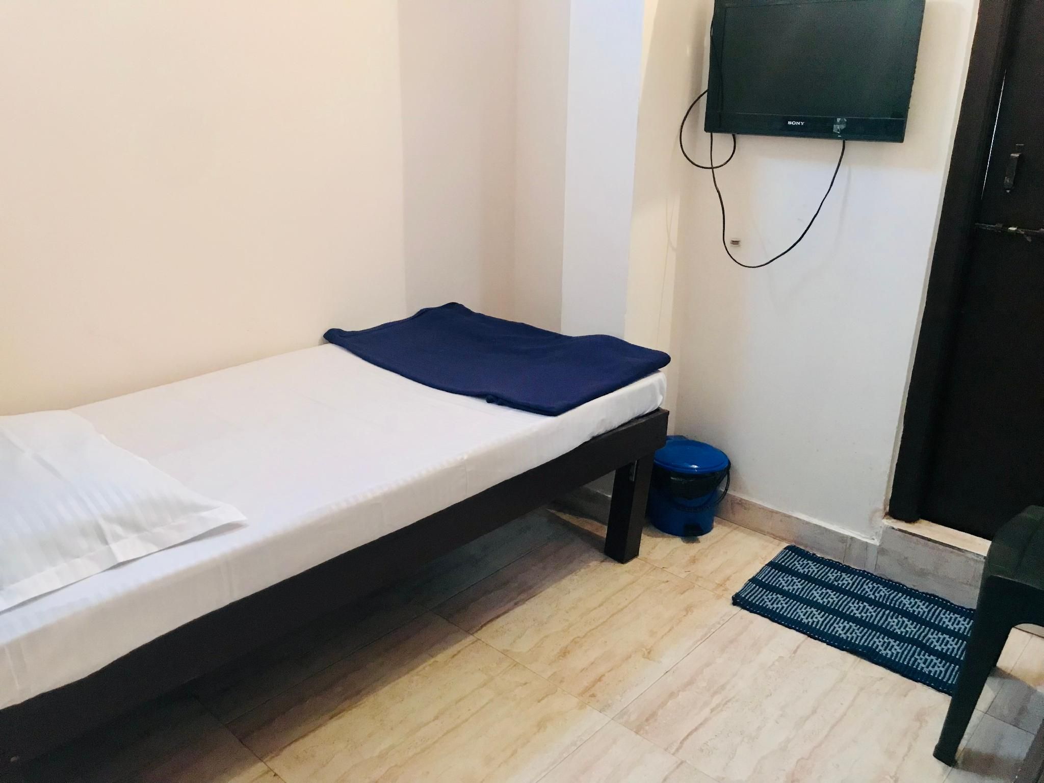 Single Room with Private Bathroom