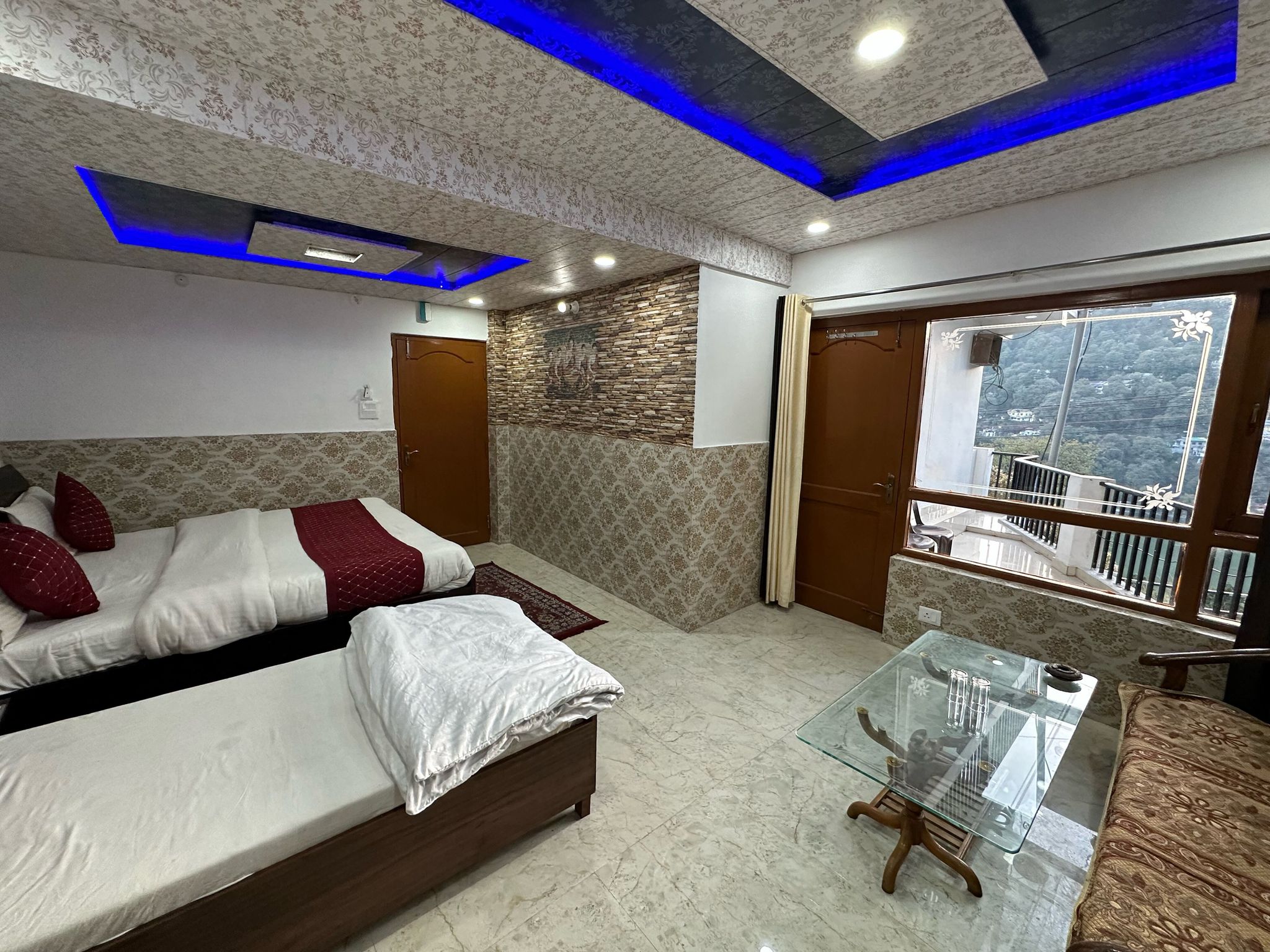Goroomgo Rohila Lodge Uttarakhand Deluxe Double Bedroom 5