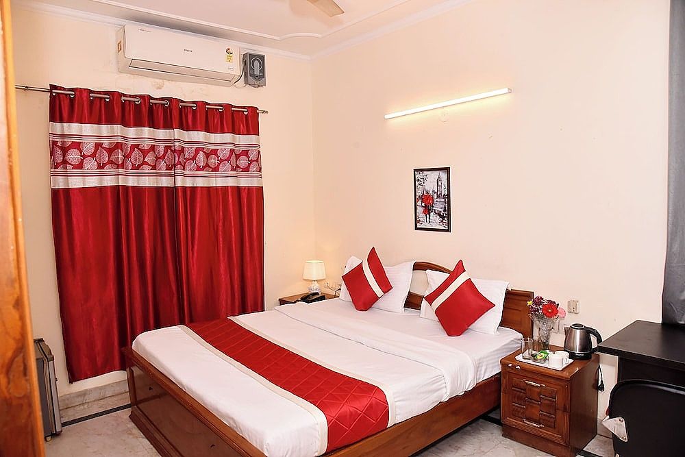 Hotel Sunshine Deluxe Double Room