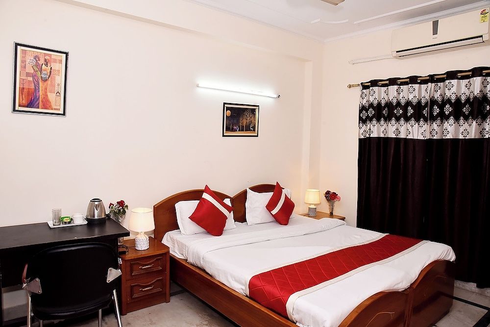 Hotel Sunshine Deluxe Double Room 10