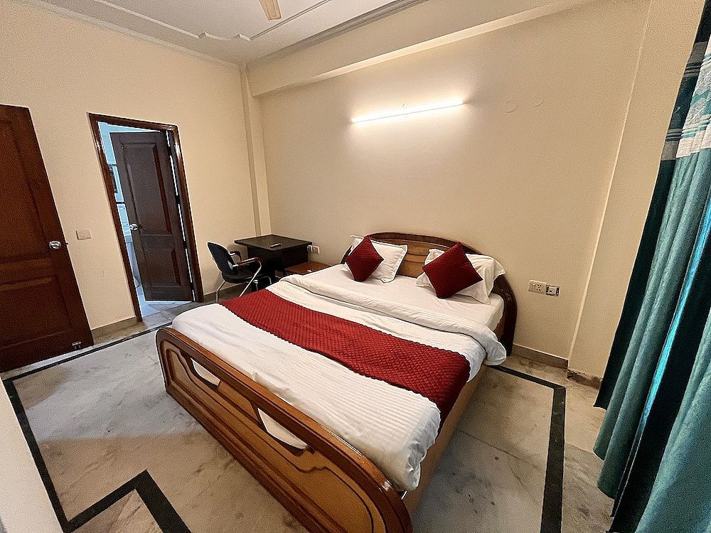 Hotel Sunshine Deluxe Double Room 13