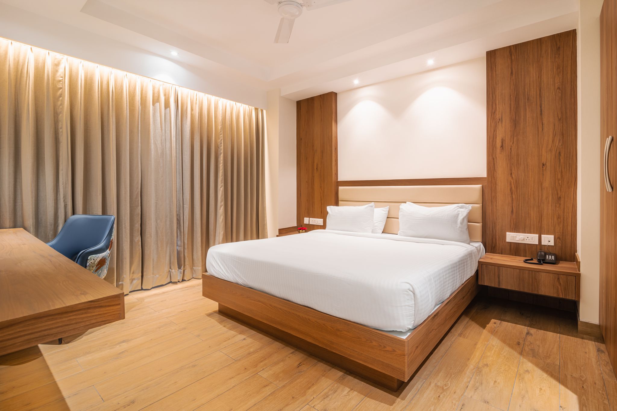  Hotel Royal Embassy Premium