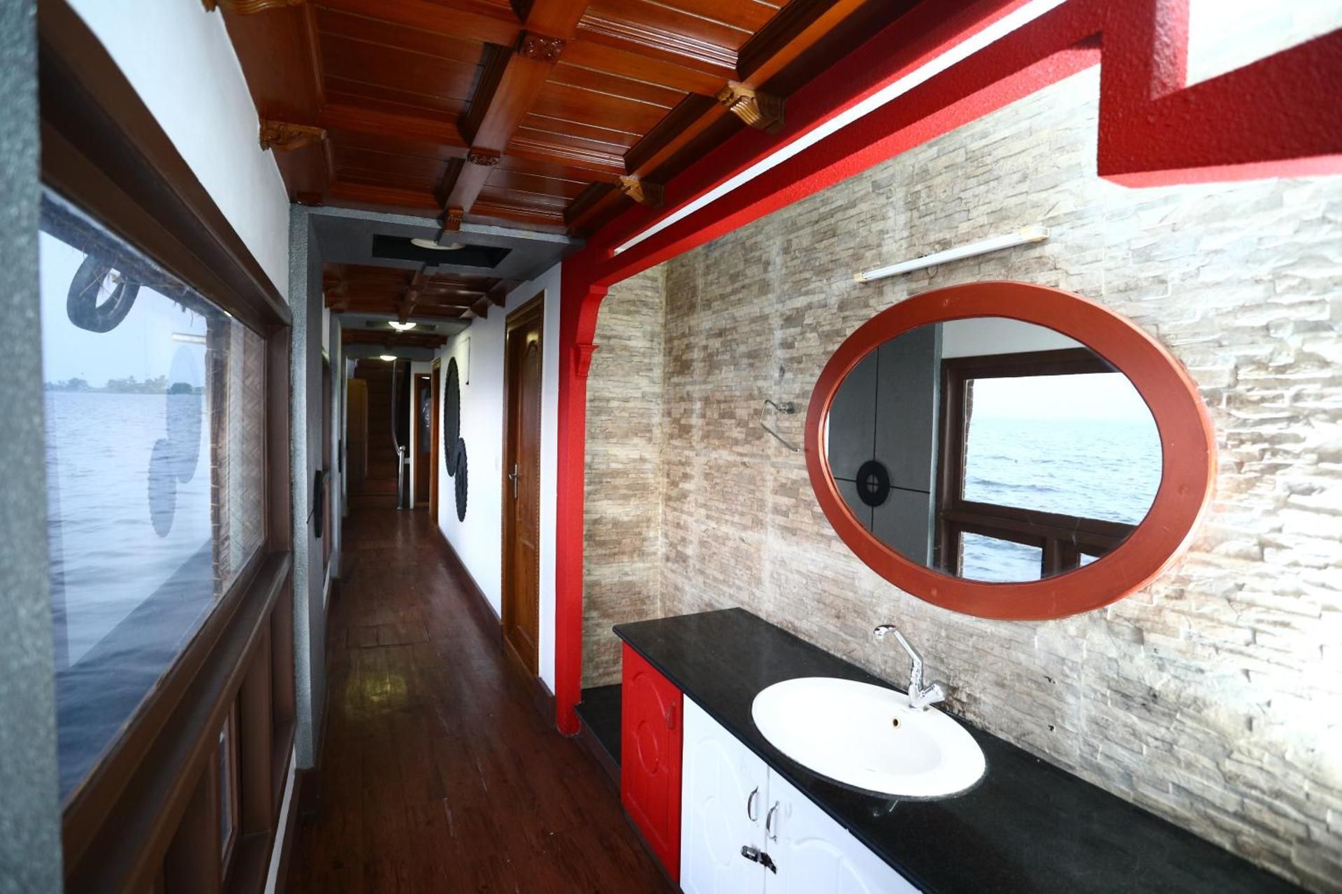 Family Suite(7 Double Beds and 4 Twin Beds)
