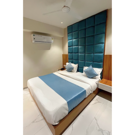 Hotel Hill Park Deluxe Room 3