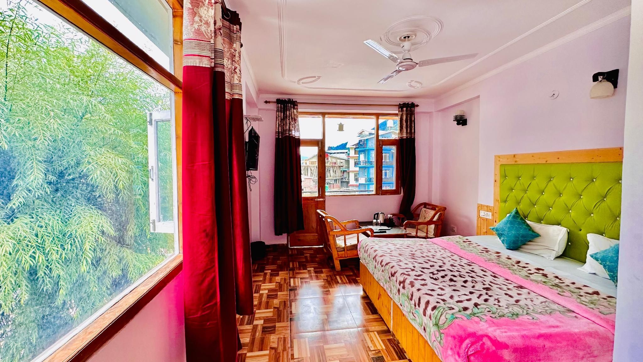 Hotel Manu Vatika Manali Super Deluxe Hill View Room with Balcony 4