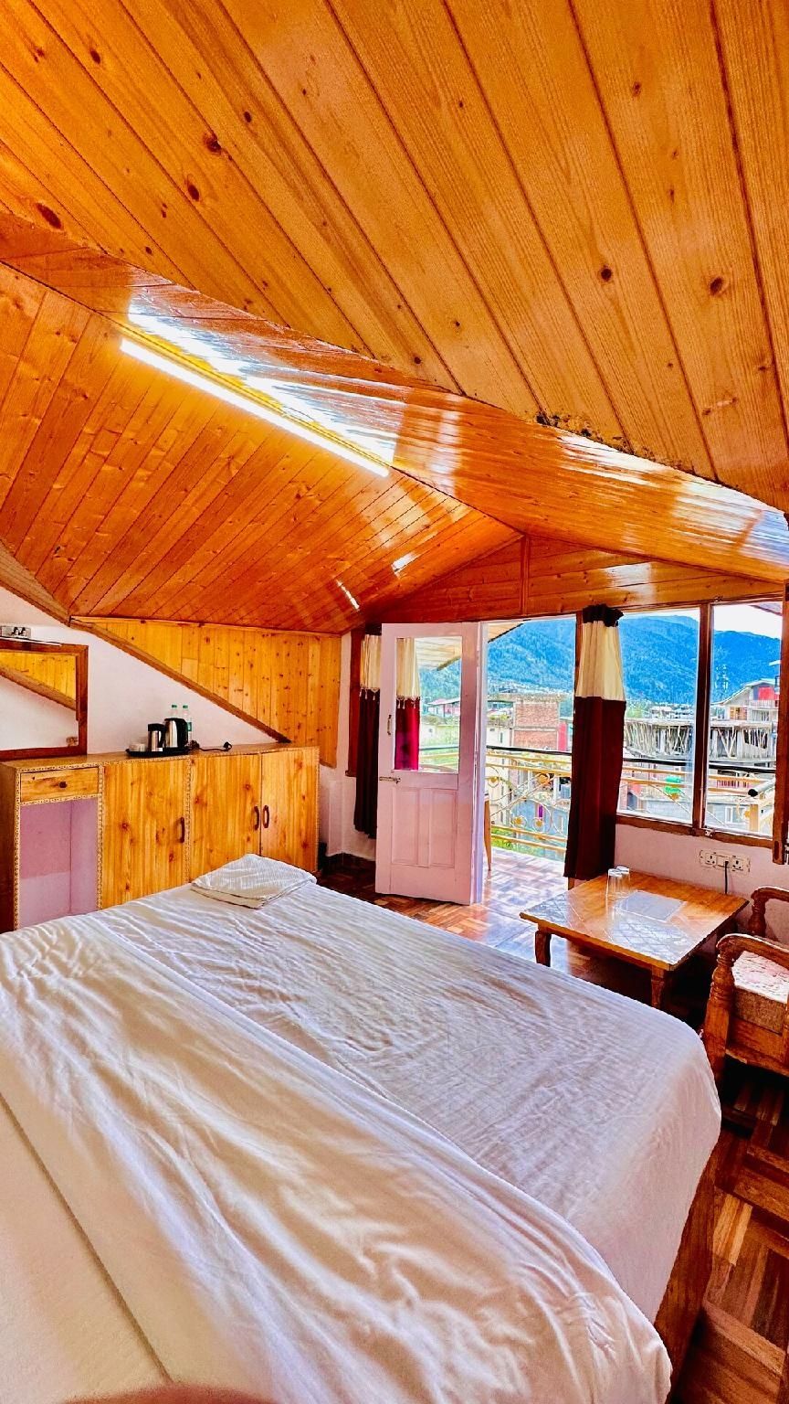 Hotel Manu Vatika Manali Valley View Family Room with Balcony 3
