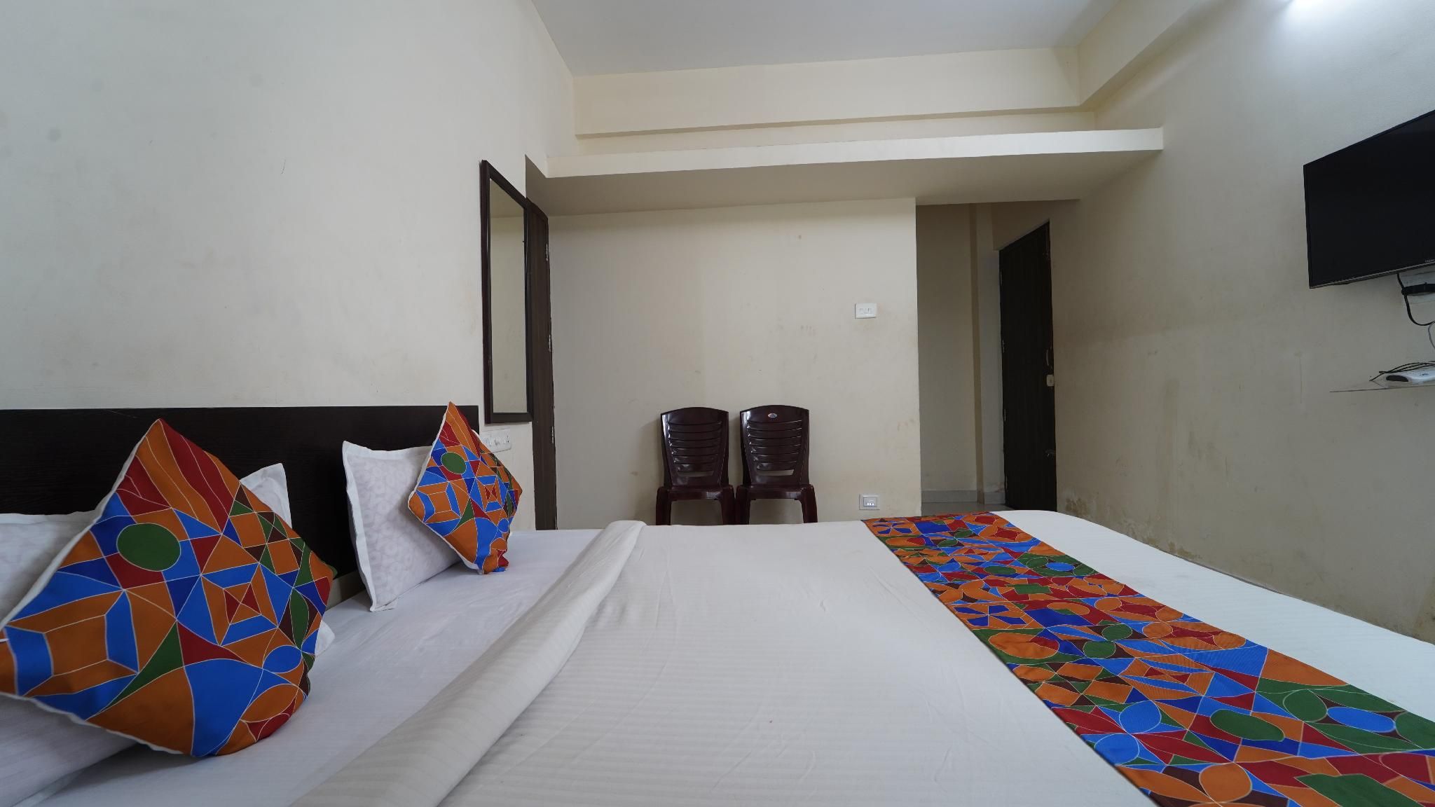 HONEY RESIDENCY Deluxe Non- Air Conditioning Room 3