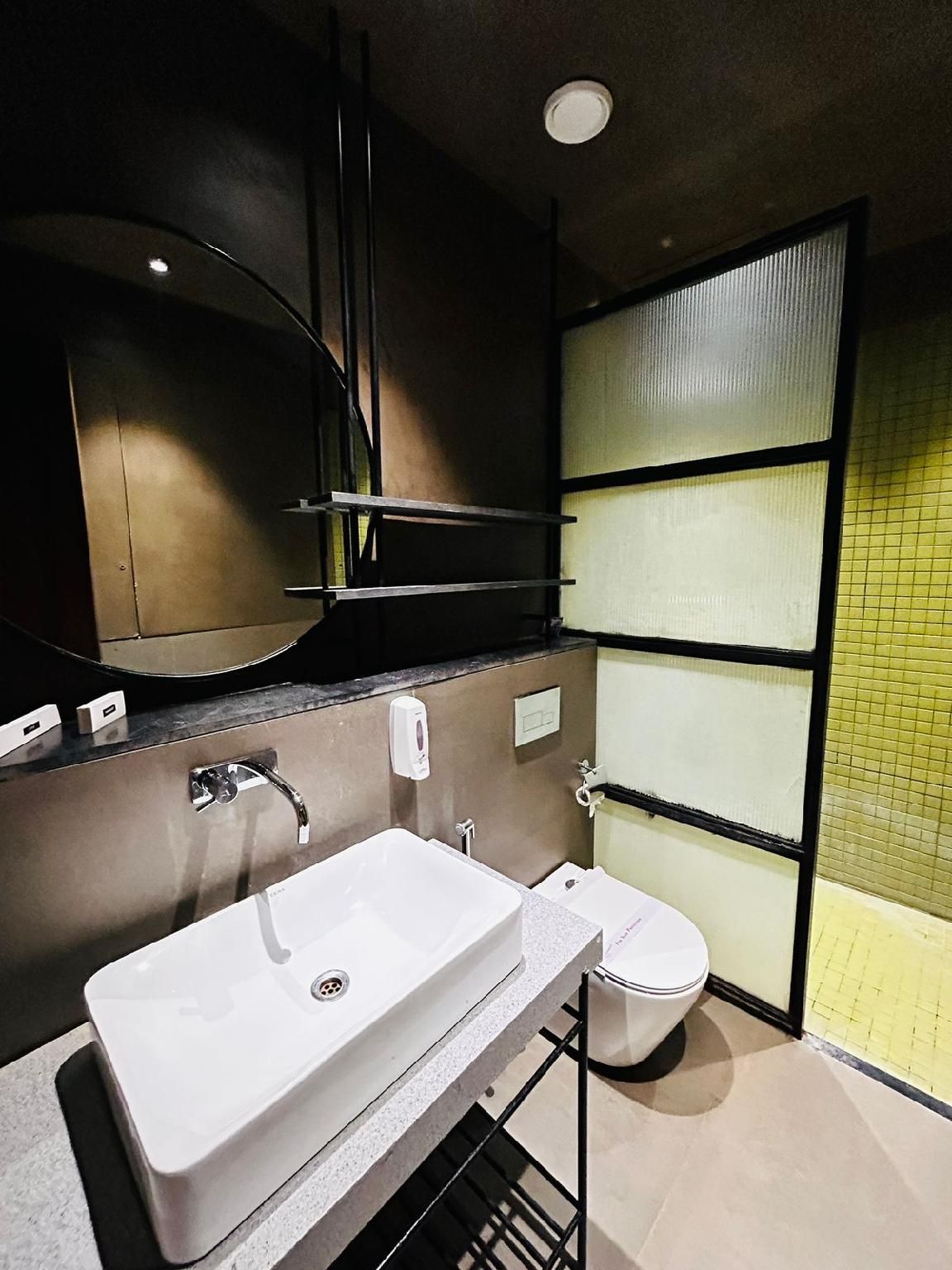 IBIZA Hotel Deluxe Queen Room 6