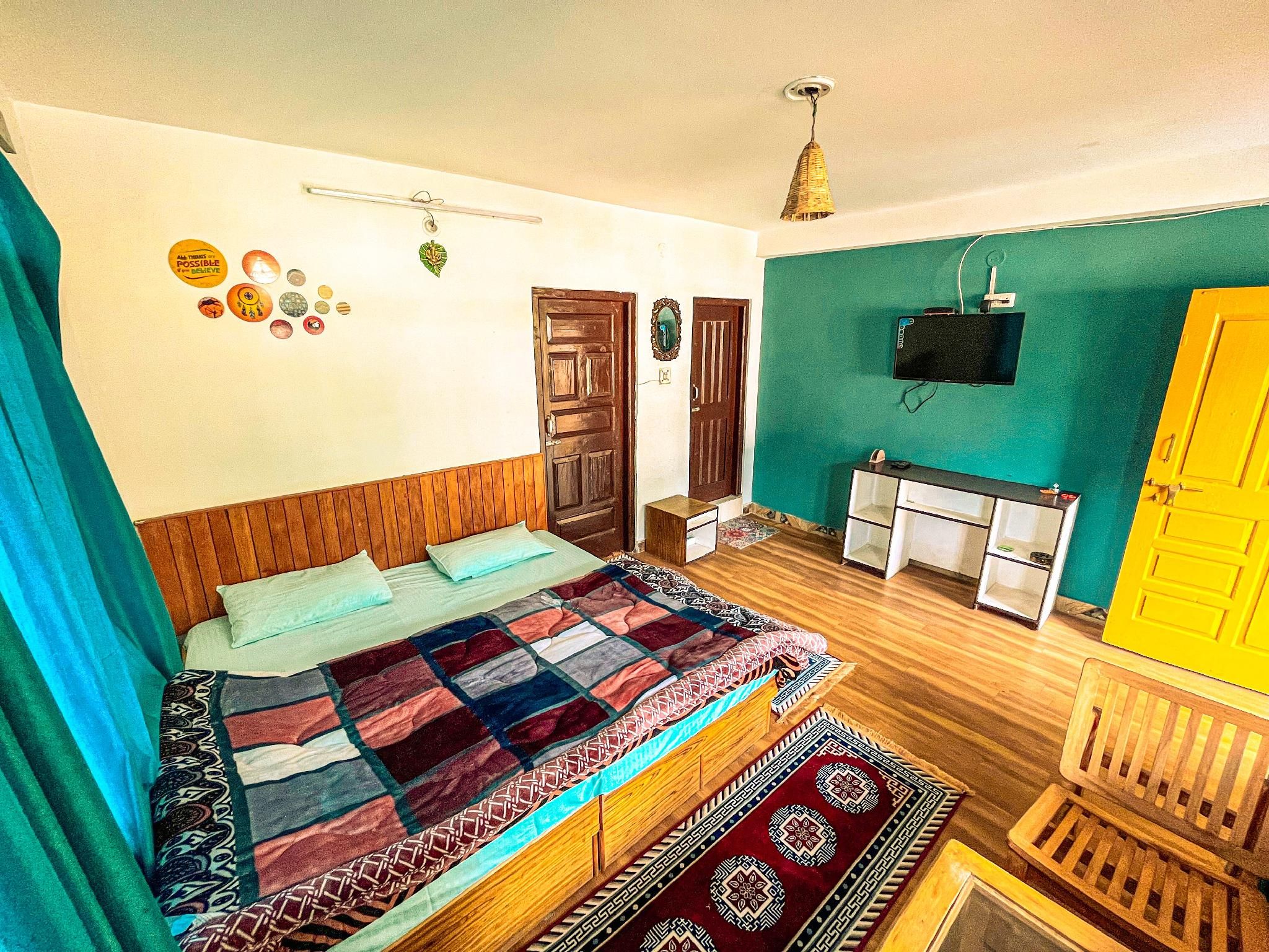 1-Bedroom Apartment with Balcony