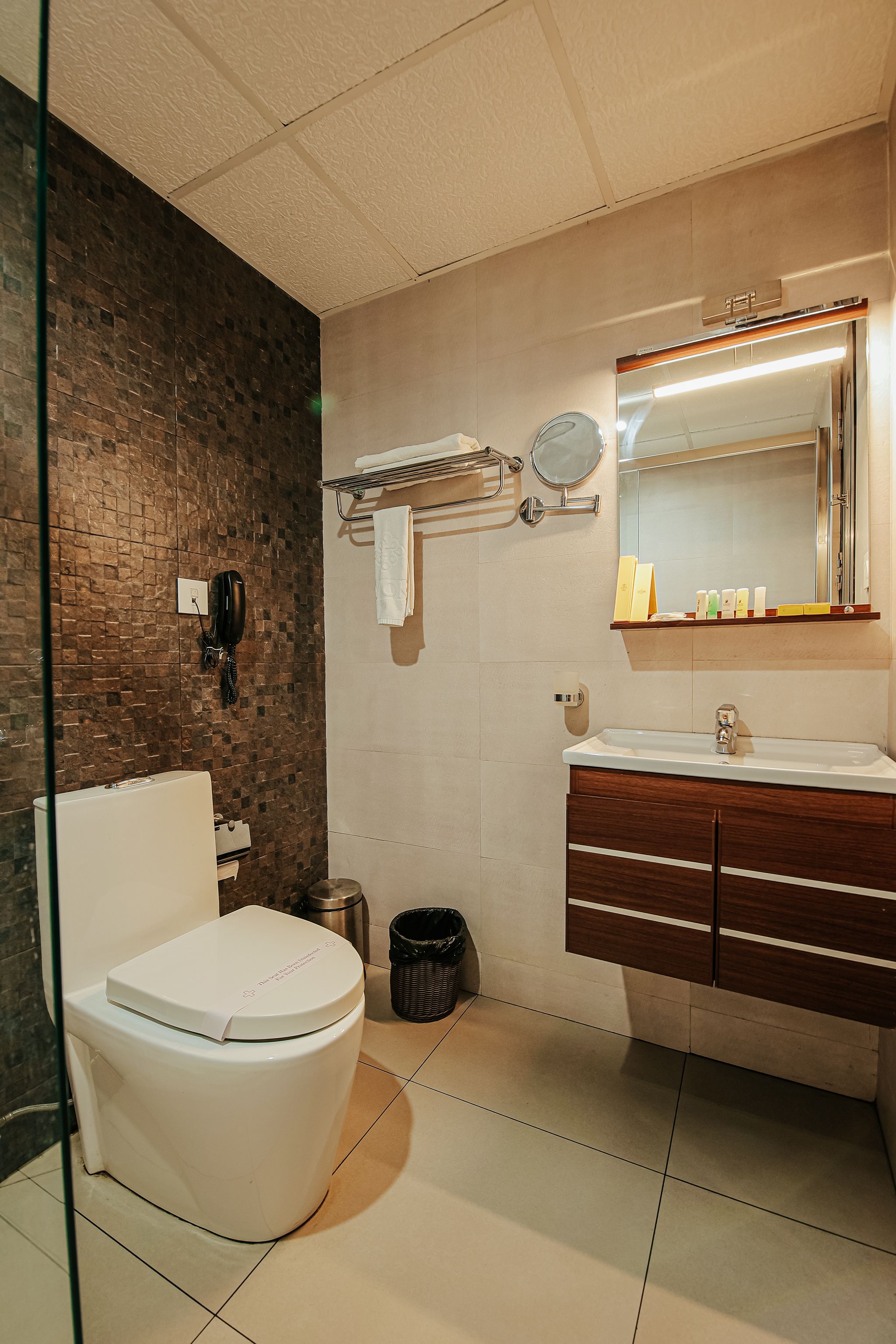 Avoki Hotels and Resorts Deluxe Room Ac -Twin Bed with balcony 4