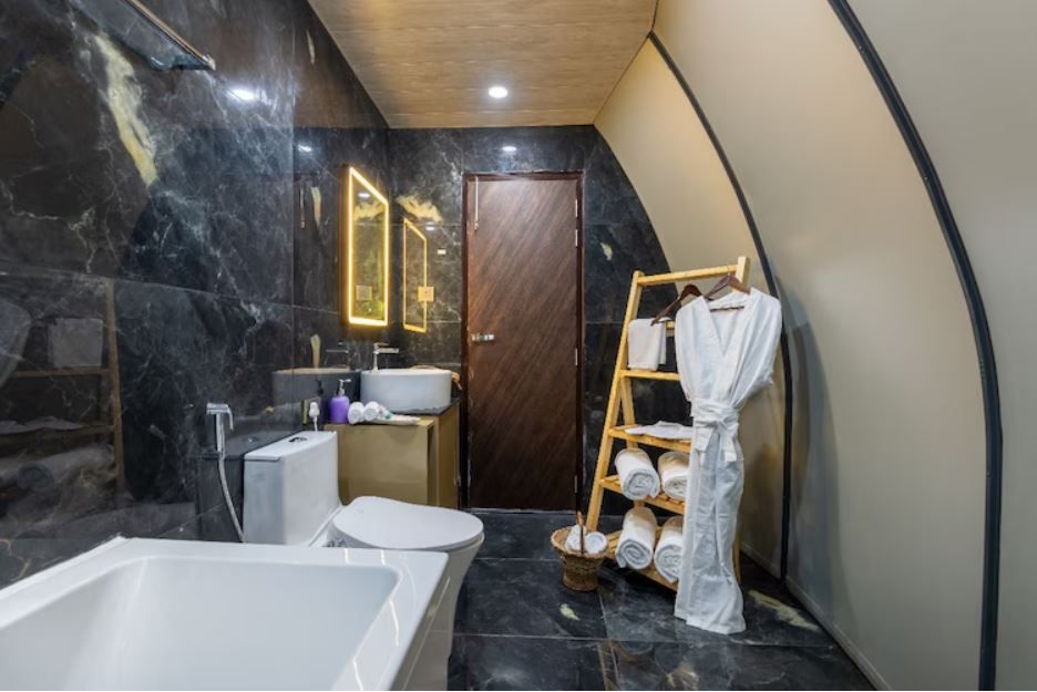 La Paraiso Resort & Spa Lotus Pod with Hot Tub 5