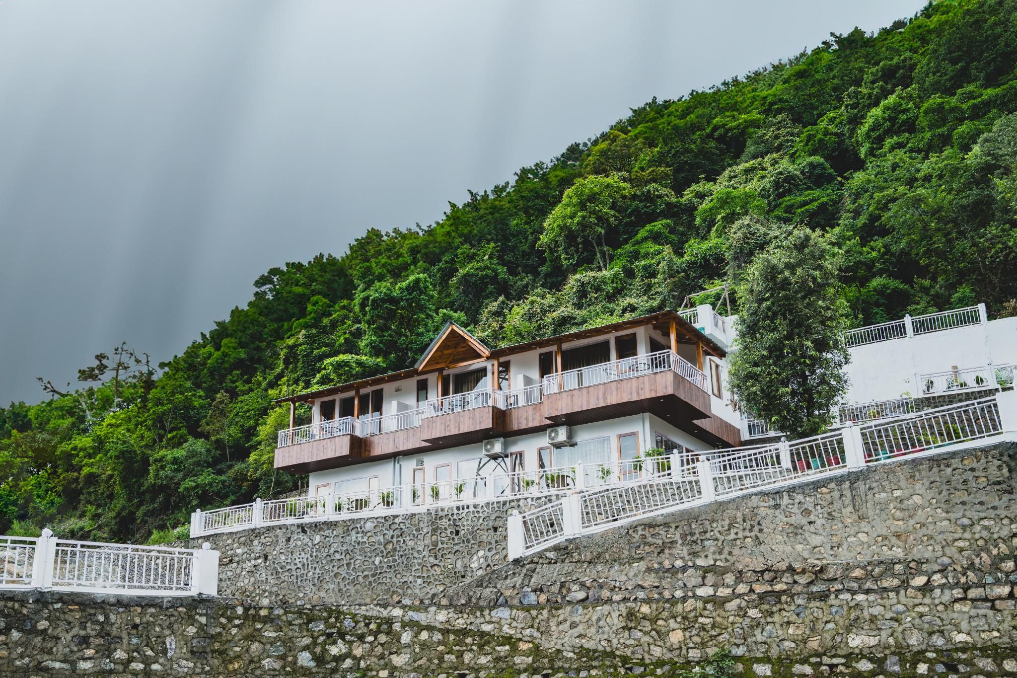 Navya Stays, Nainital
