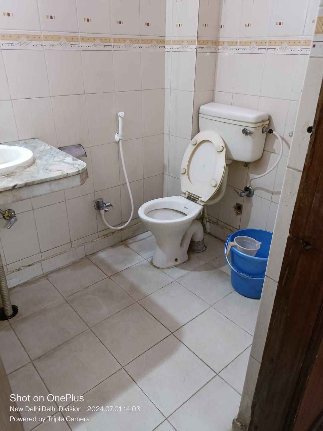 Deluxe Room with Air Conditioning