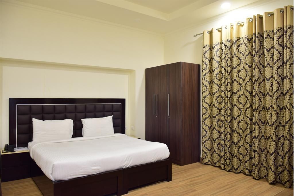 One Bedroom Apartment - Balcony