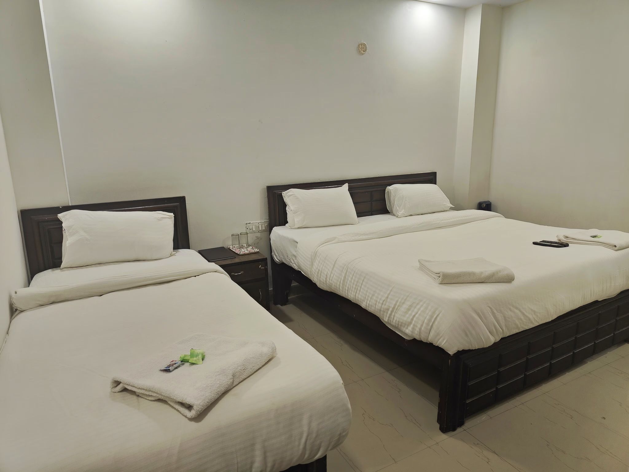 Deluxe Double Bed Room (No Window)