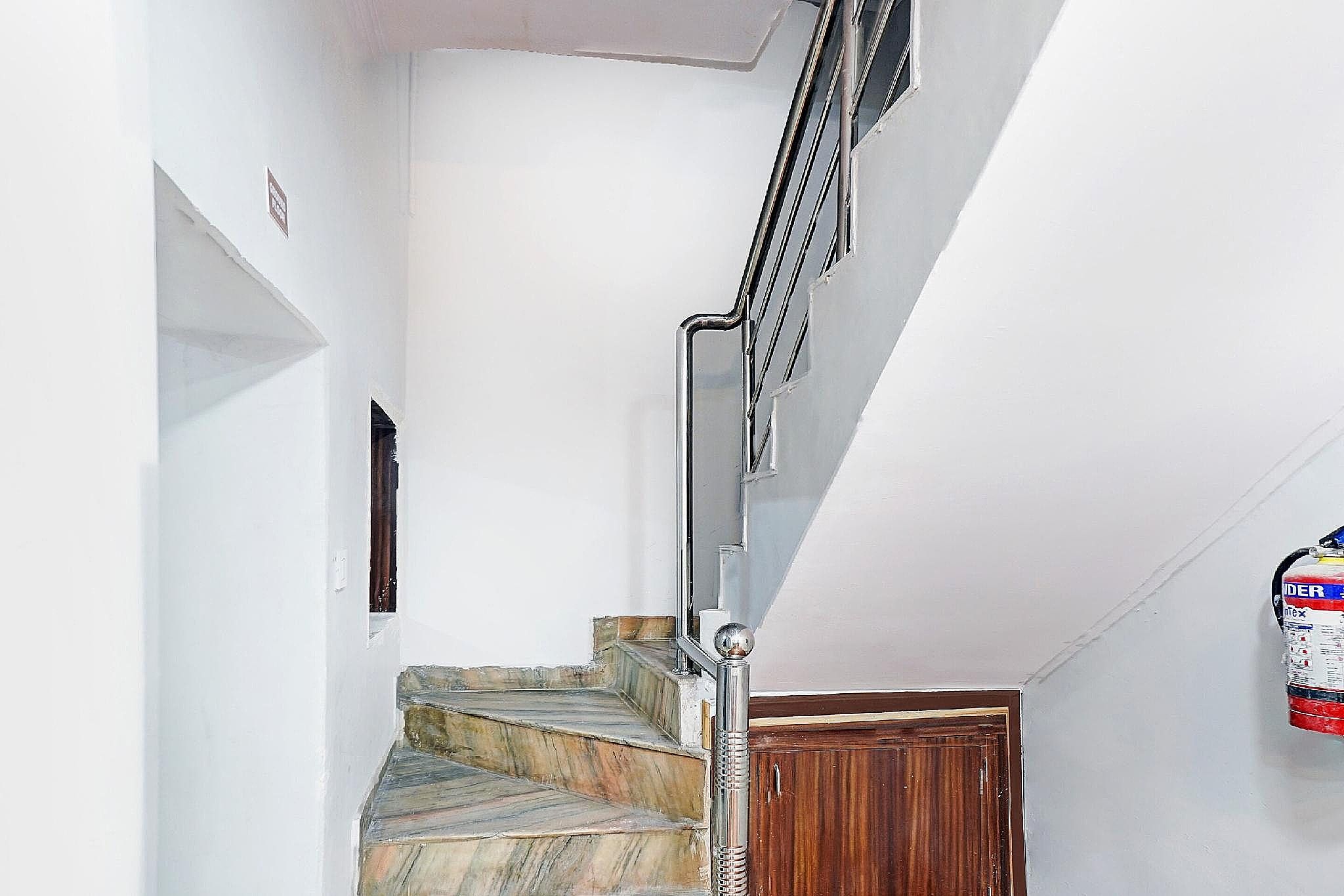 OYO Hotel Knights Inn