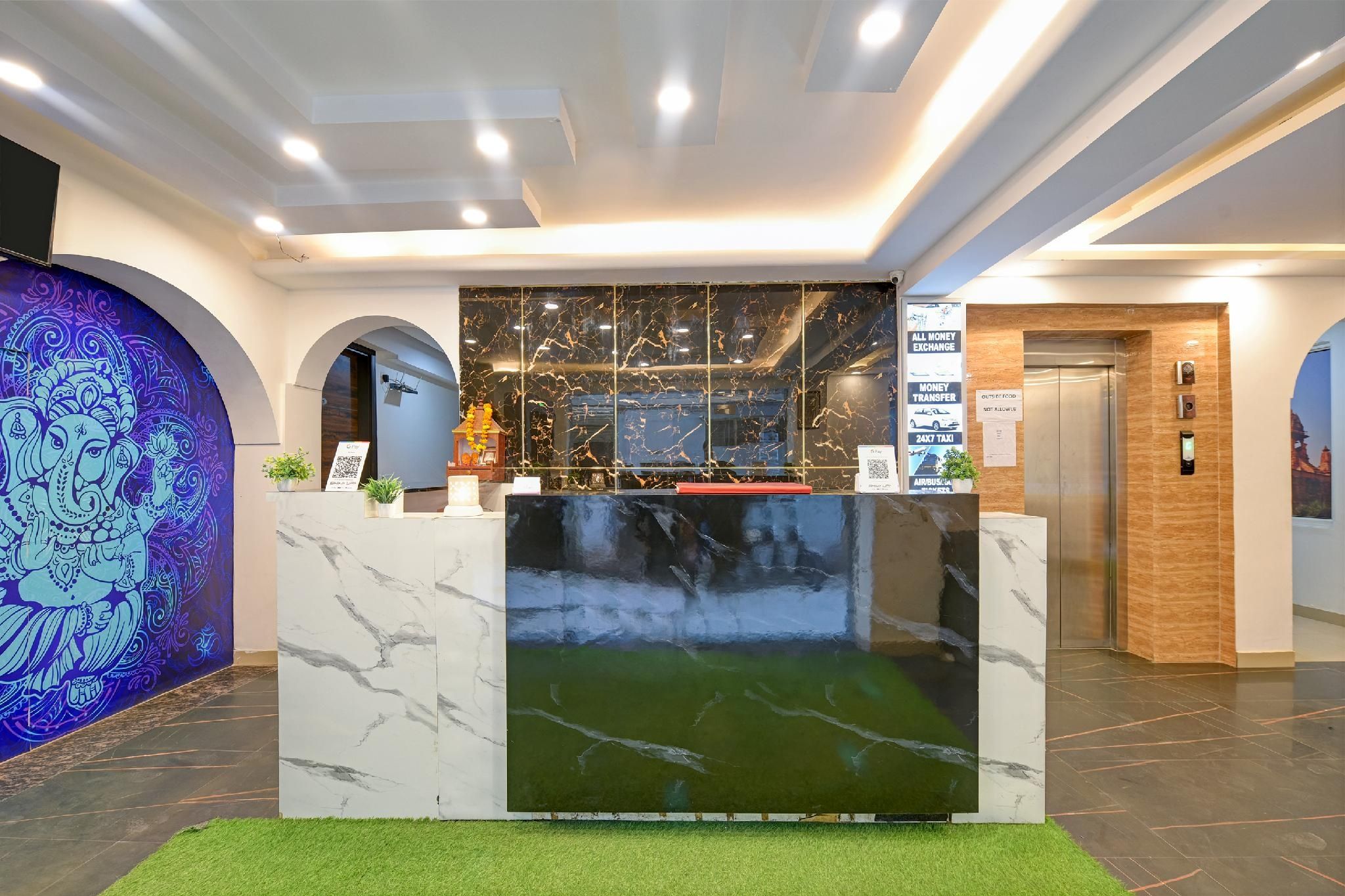 Hotel Empire Suites Near Delhi Airport