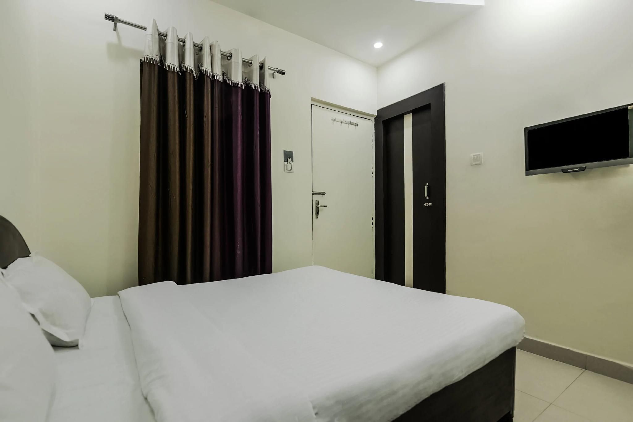 RAASAATHY INN