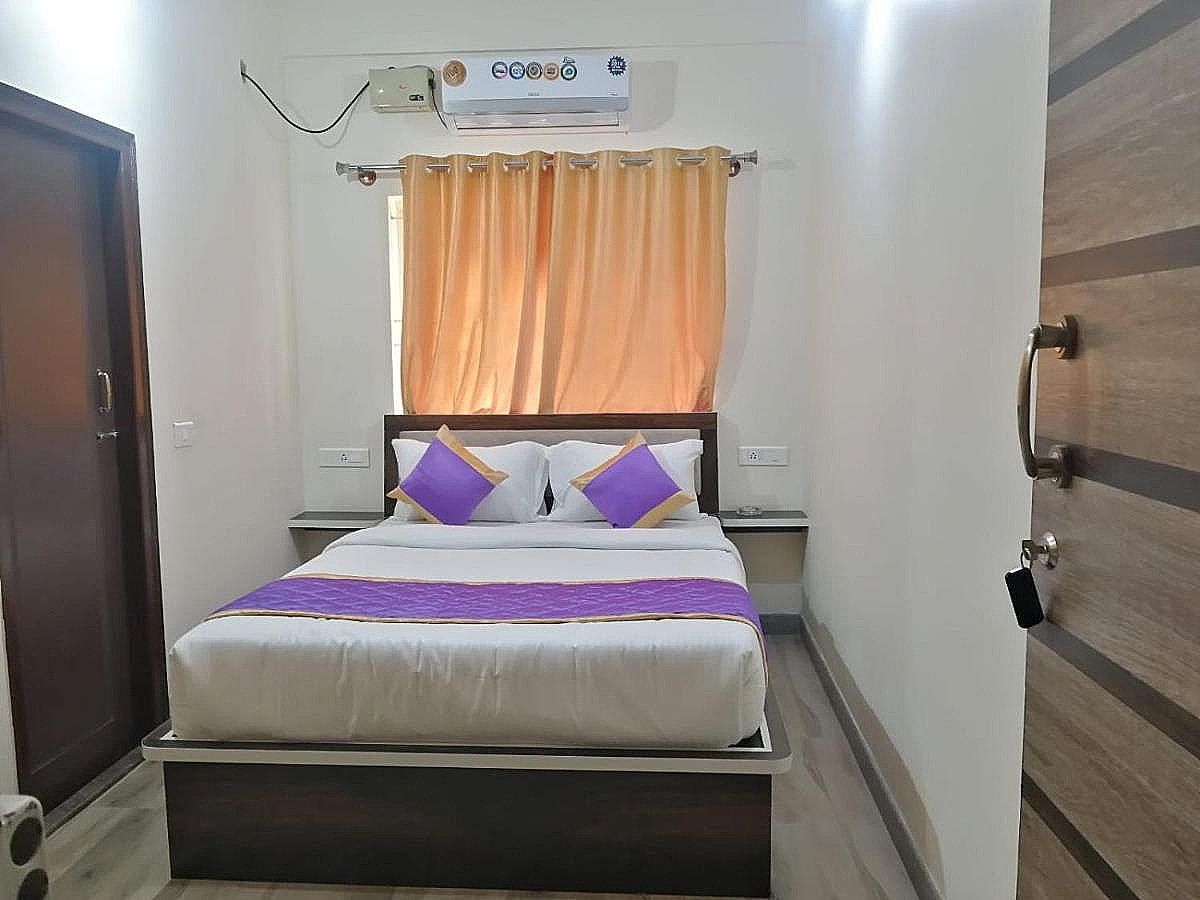 SM Rooms HSR Layout Deluxe Double or Twin 2