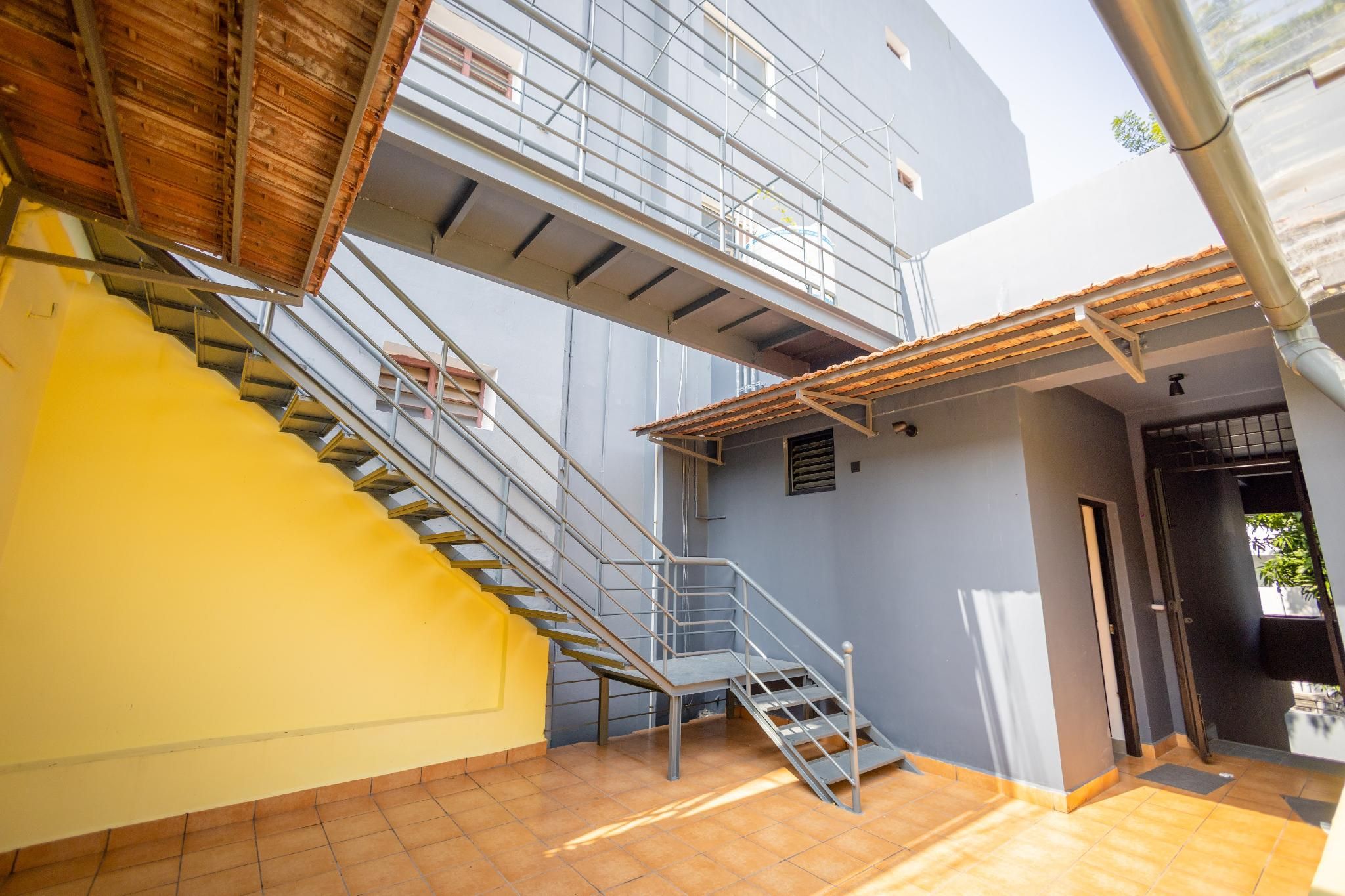 Corbelli Home stay Near Mission Street