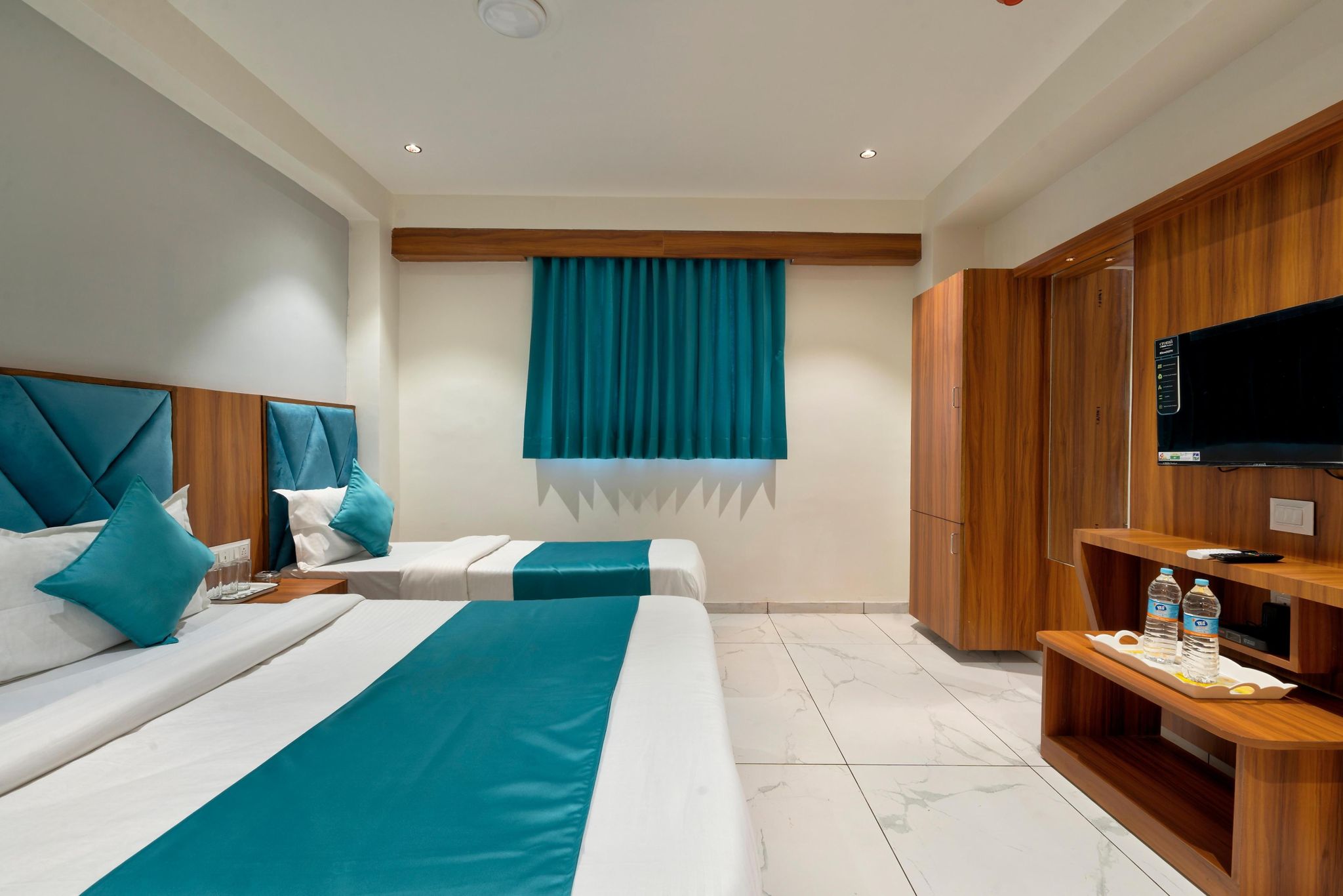 FAMILY FOUR BED ROOM