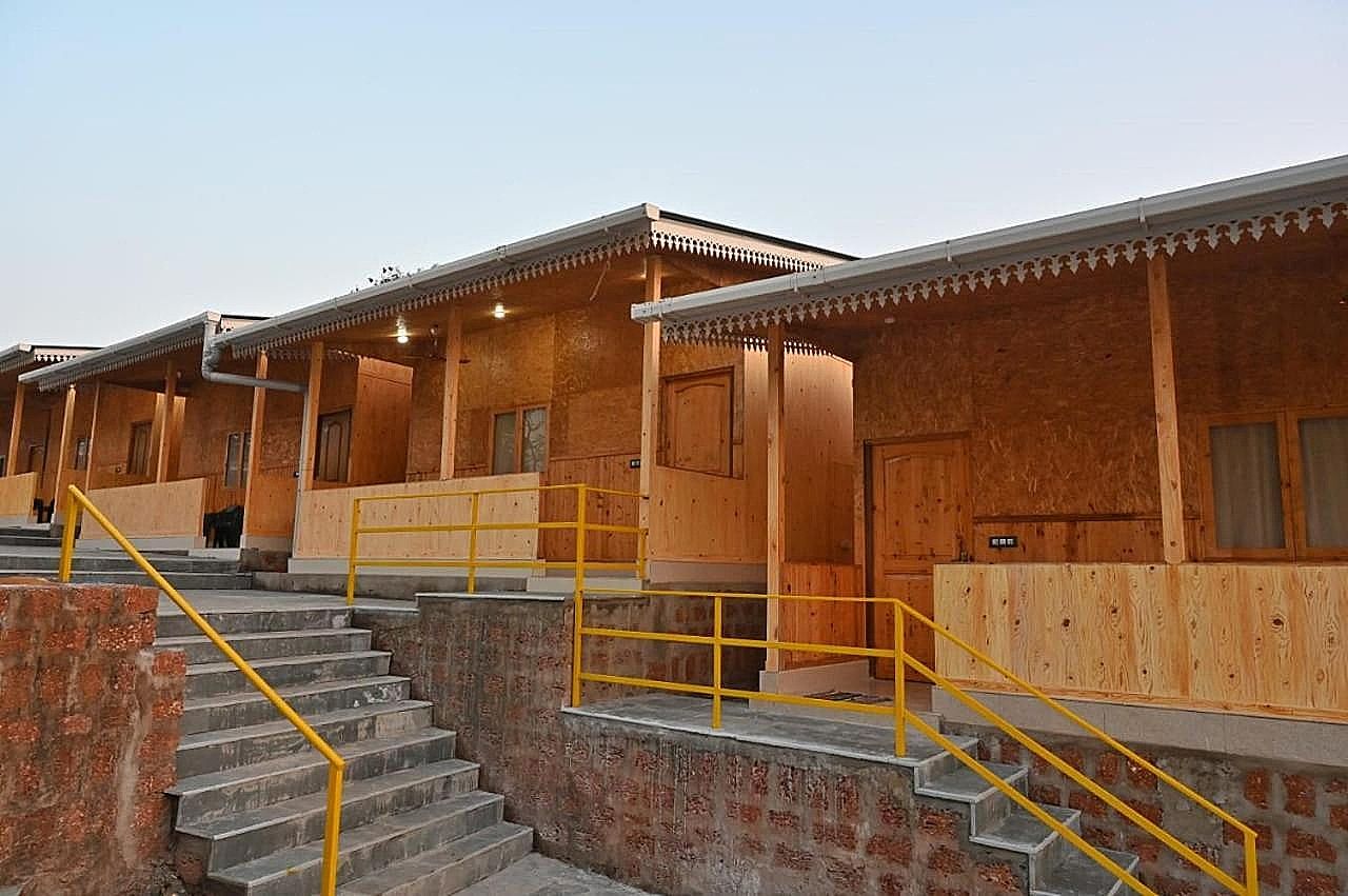 santanas wooden cottages