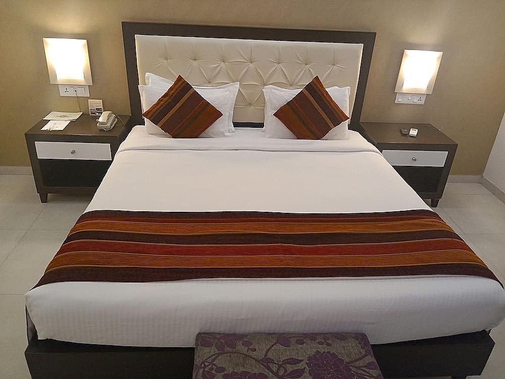 Aarohi Starz Hotel Deluxe Room 3