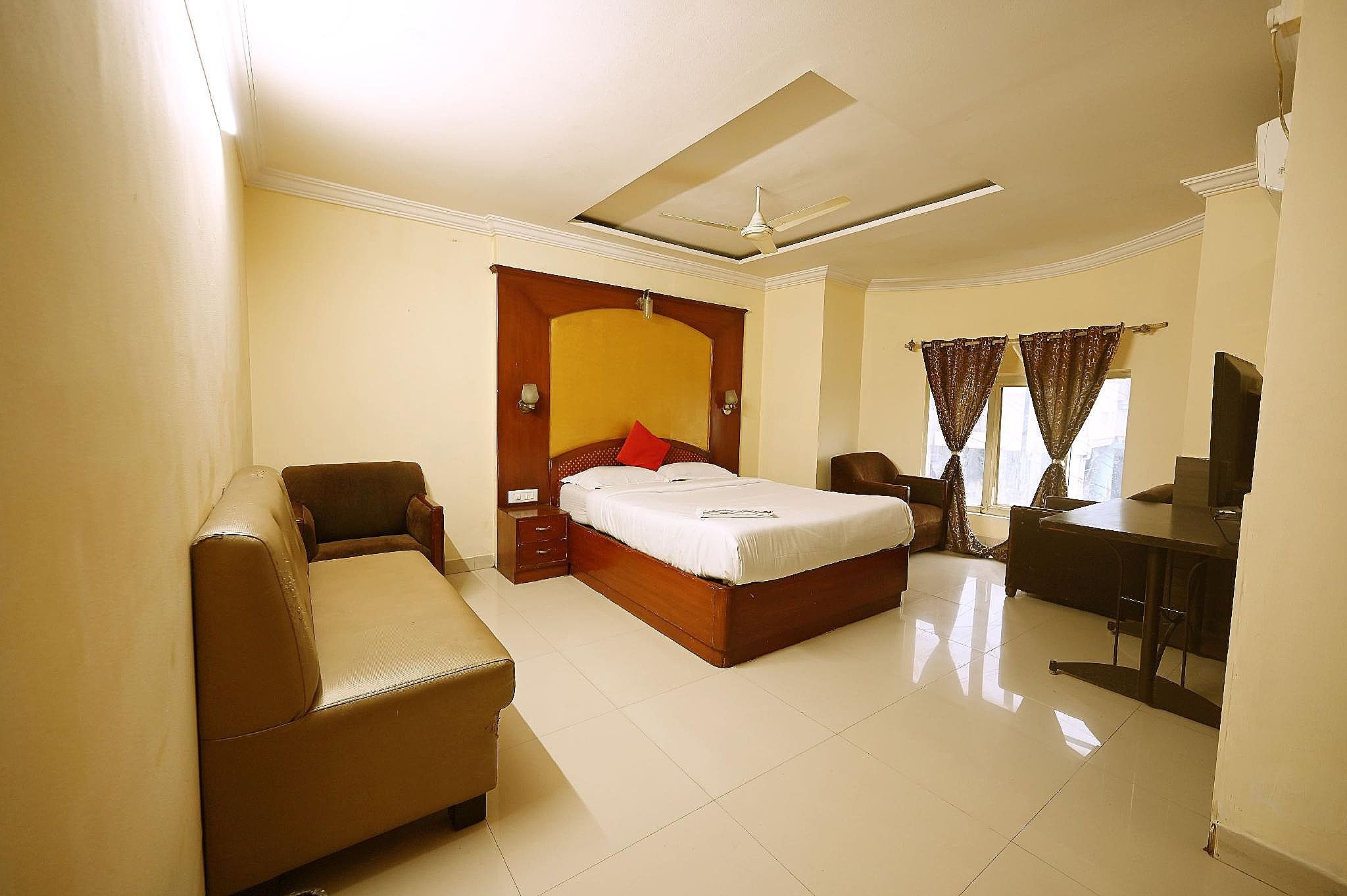 Deluxe 1-Bedroom Suite