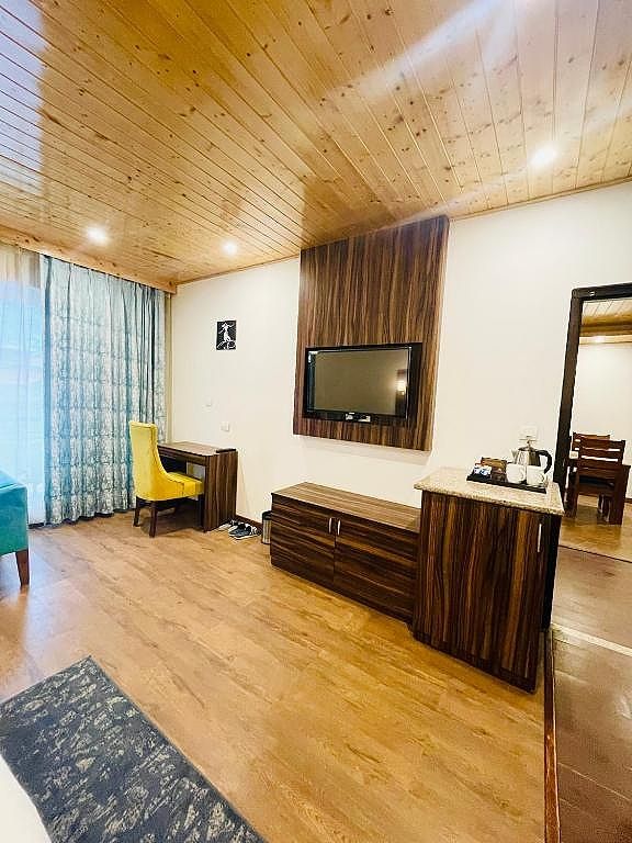 Simsa Heights Manali