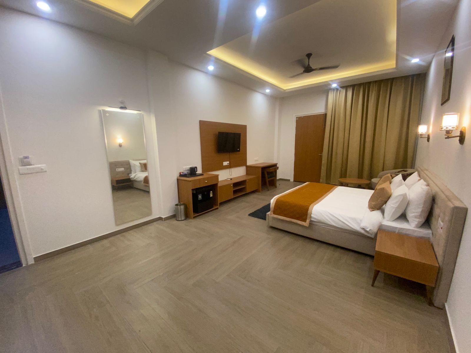 Deluxe Room with Plunge Pool