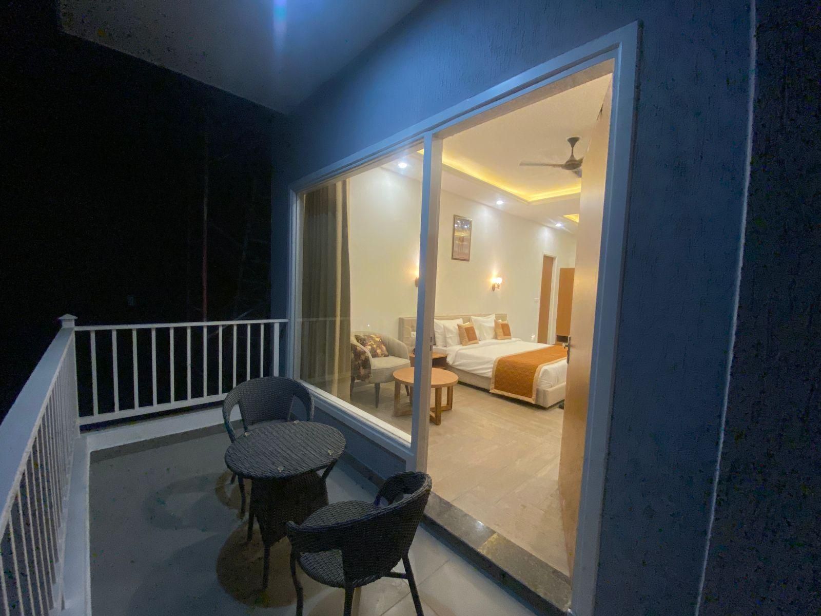 Deluxe Room with Plunge Pool