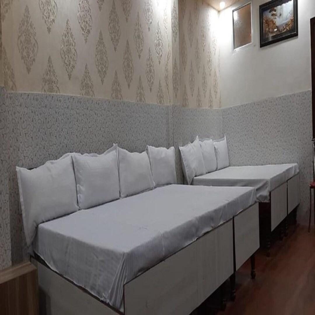 Hotel Mother India