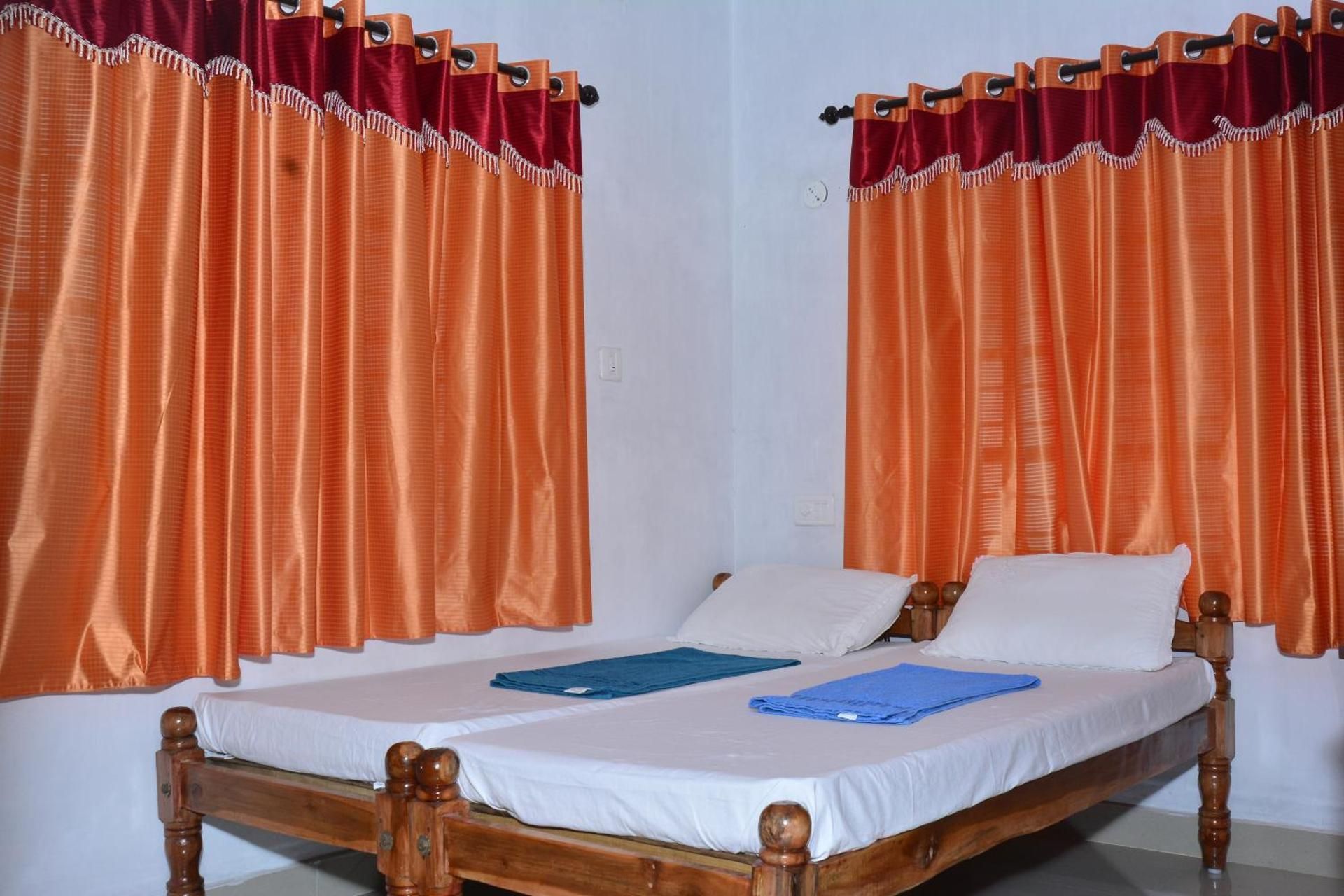 Twin Room with Bathroom