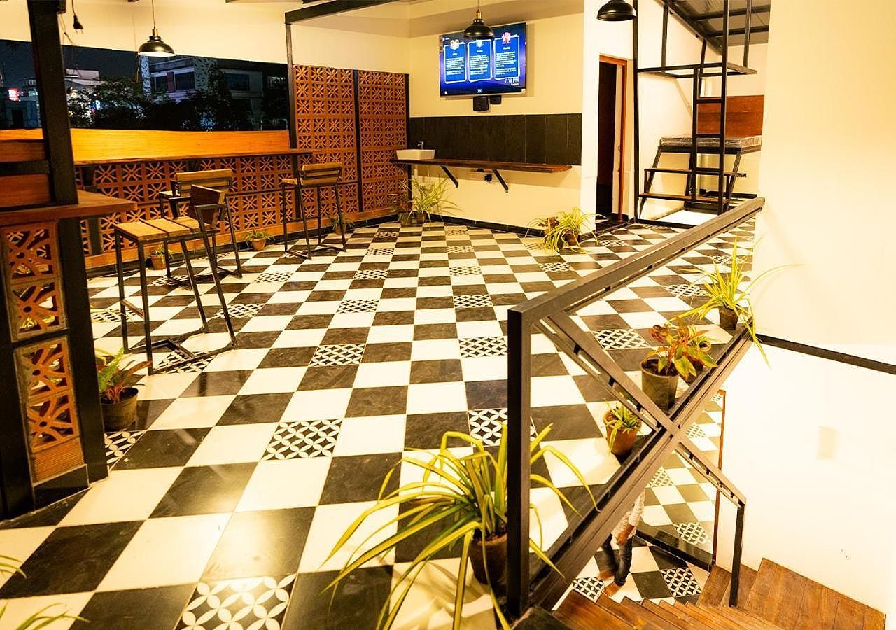 Shared lounge/TV area