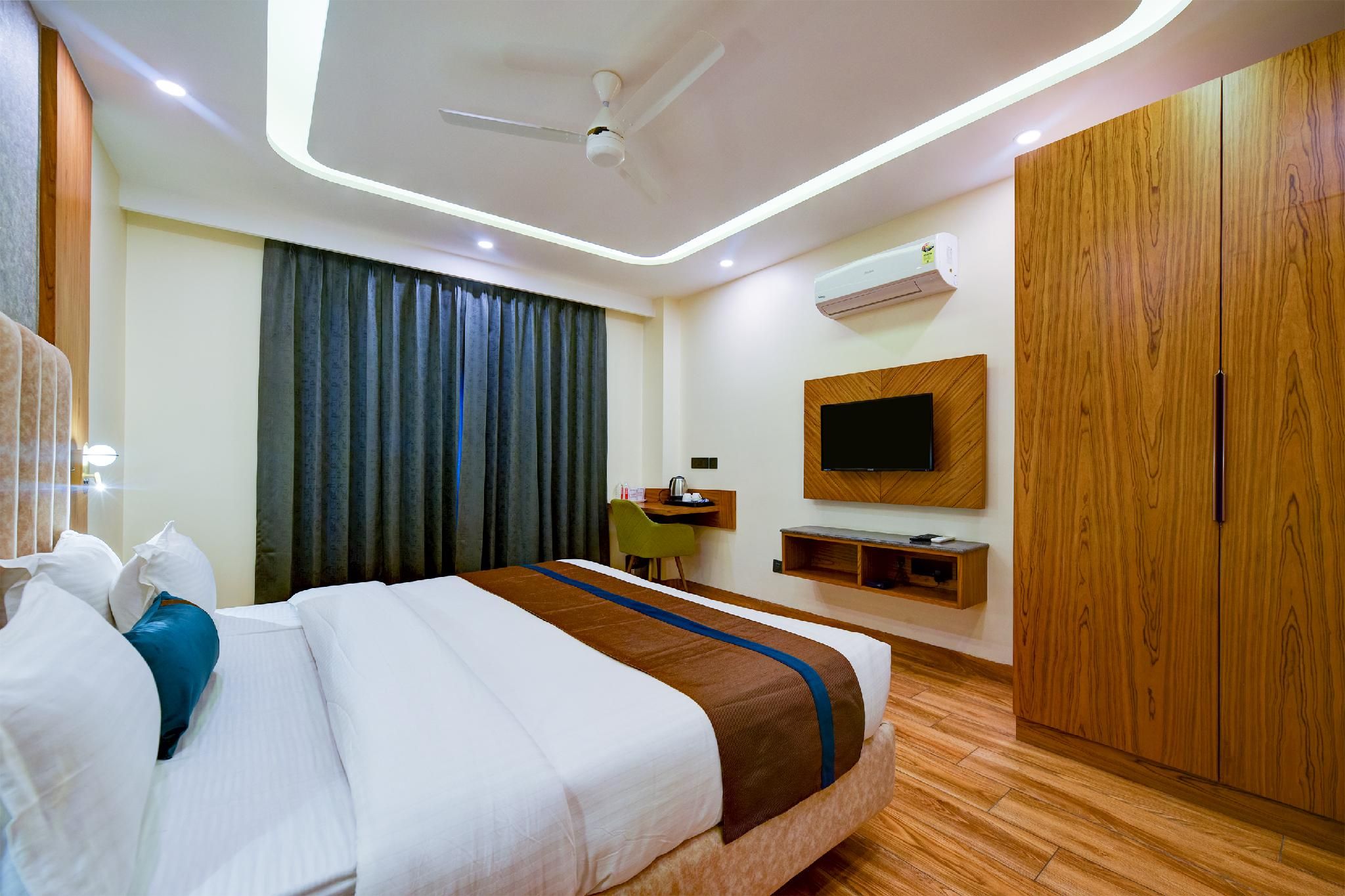 Deluxe Double or Twin