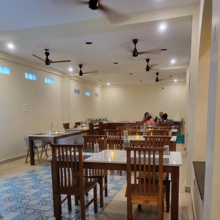 Food & Dining