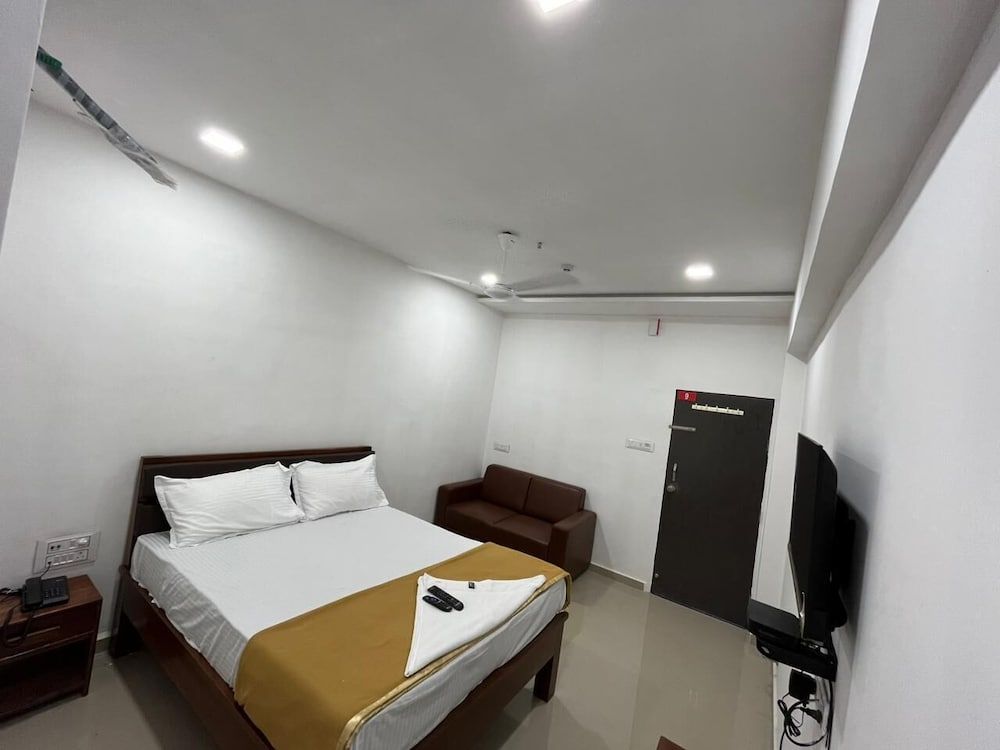 Hotel Nature Peak Double Room, City View 5